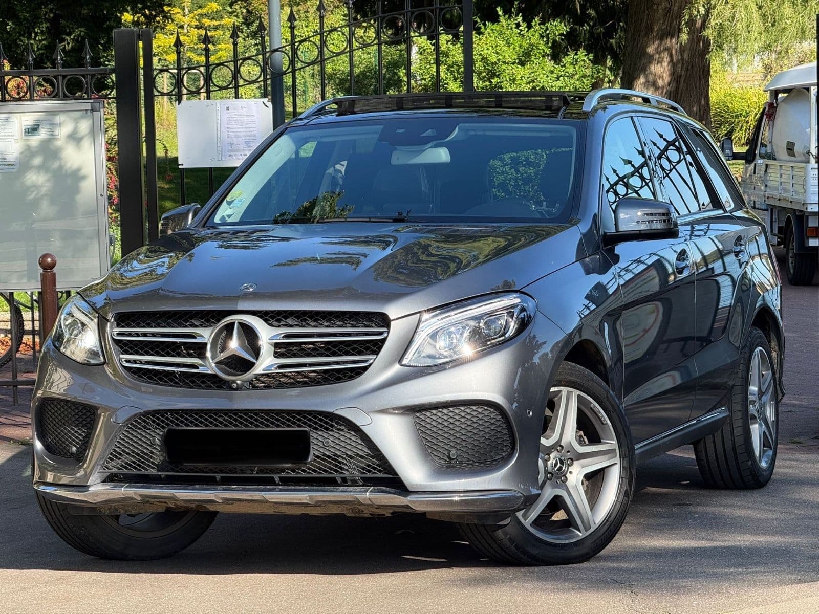 Mercedes-Benz SUV