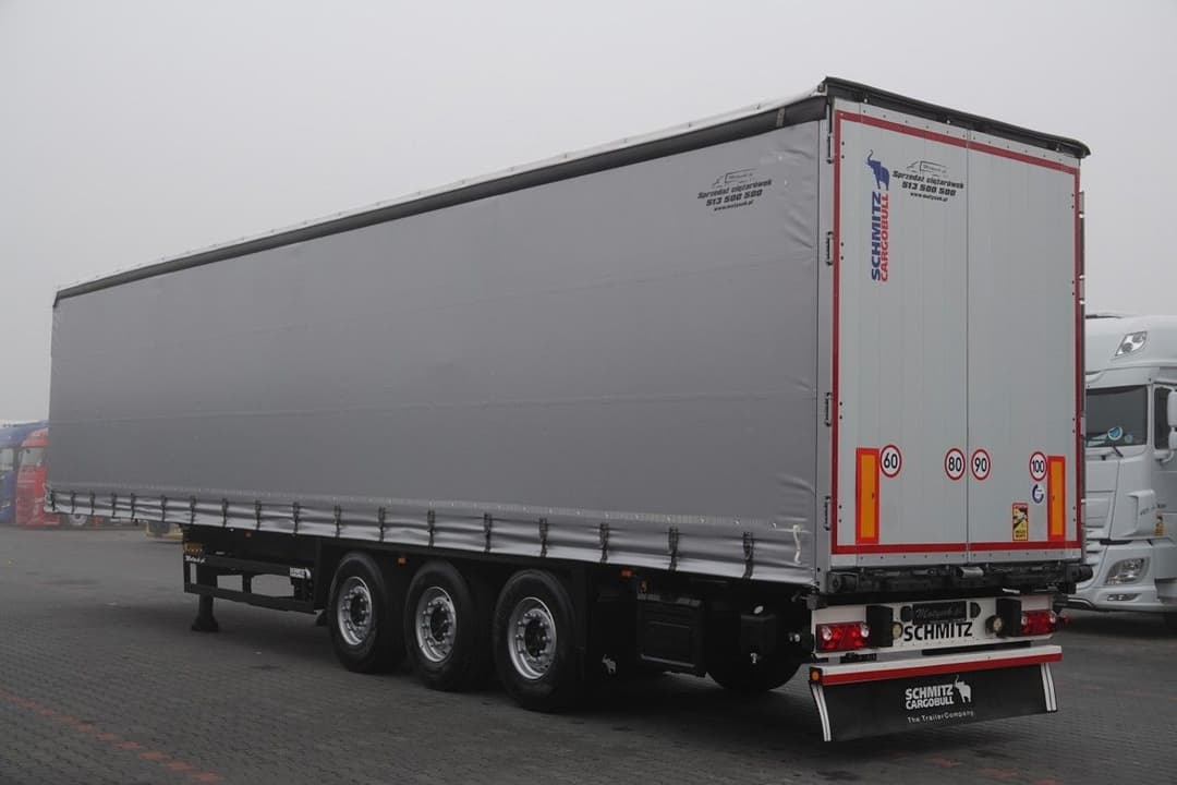Cargobull Auflieger Grau