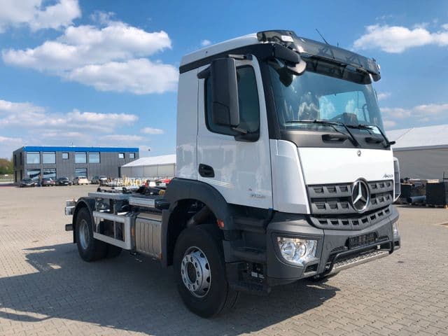 Mercedes-Benz · 12 t · Container