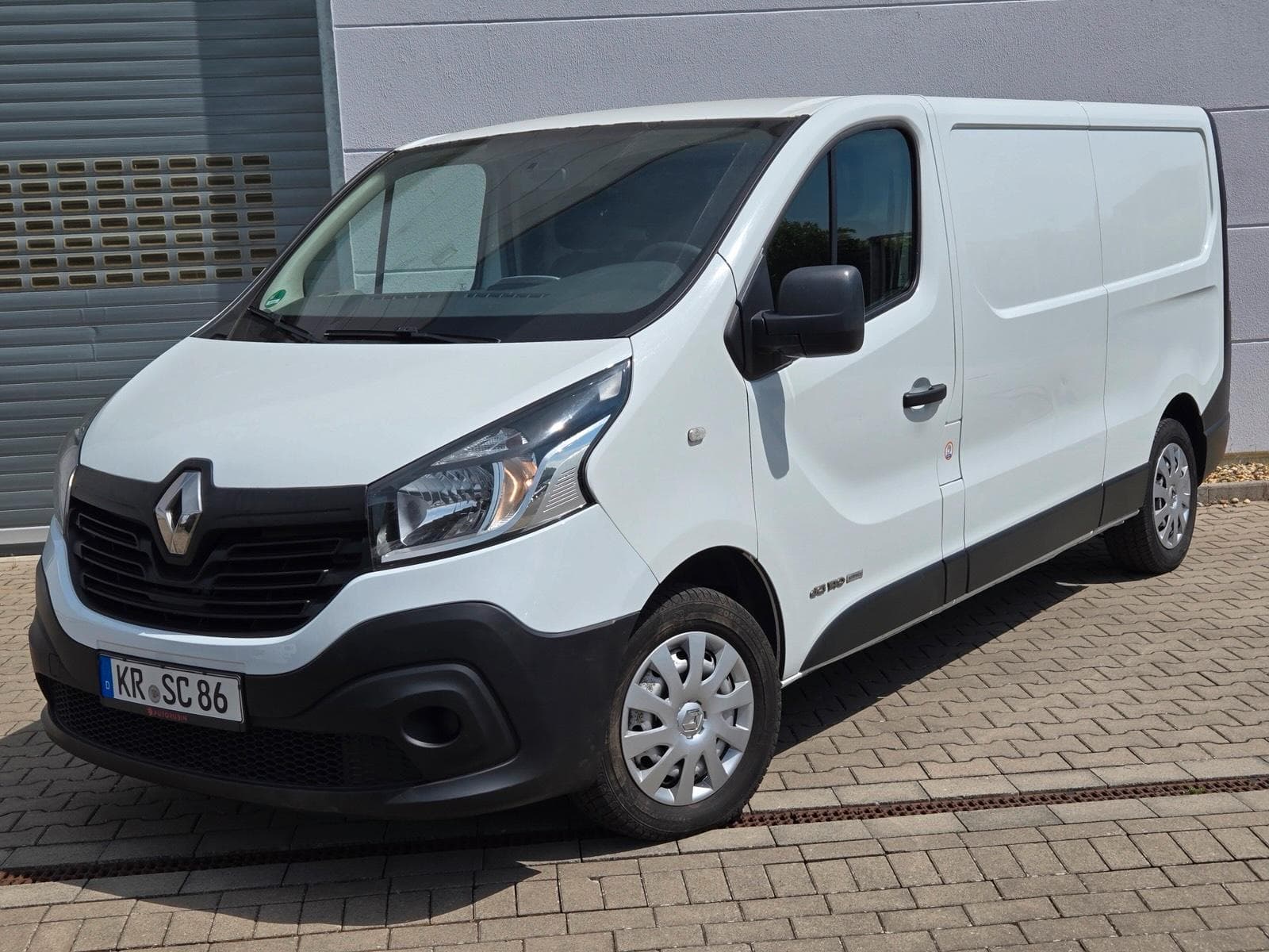 Renault Trafic Transporter MIETEN Autovermietung Kastenwagen