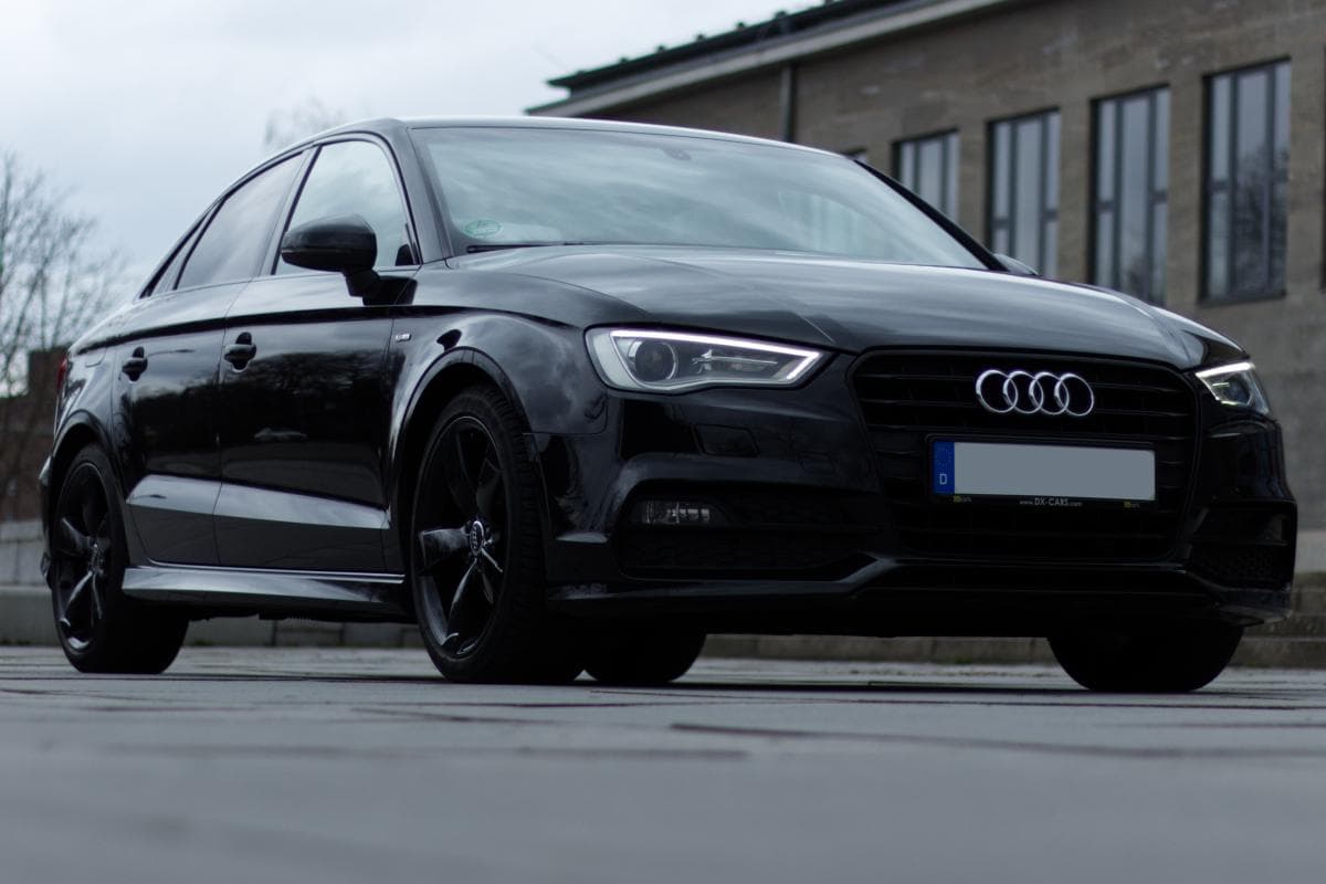 Audi A3 Limousine mieten in Berlin ab 50€/Tag