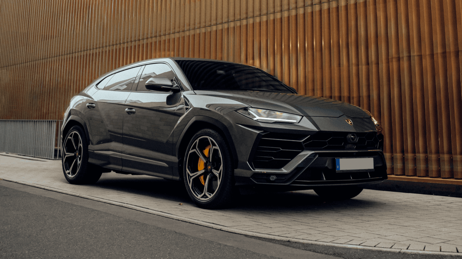 MIETEN - Lamborghini Urus mieten in Darmstadt ab 1249€/Tag