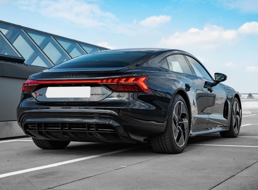 Audi RS e-tron GT mieten in Berlin Bild 6