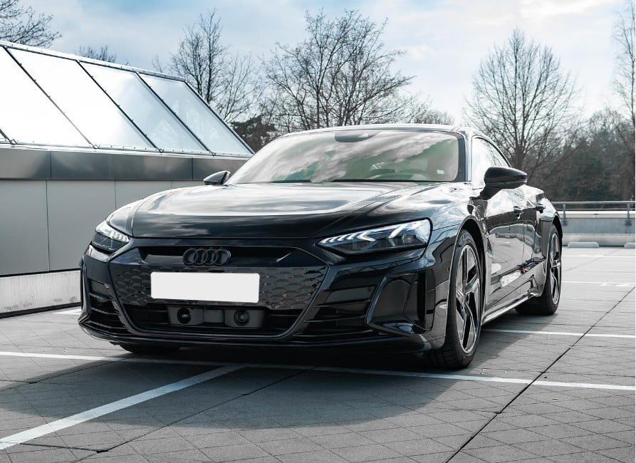 Audi RS e-tron GT mieten in Berlin Bild 2