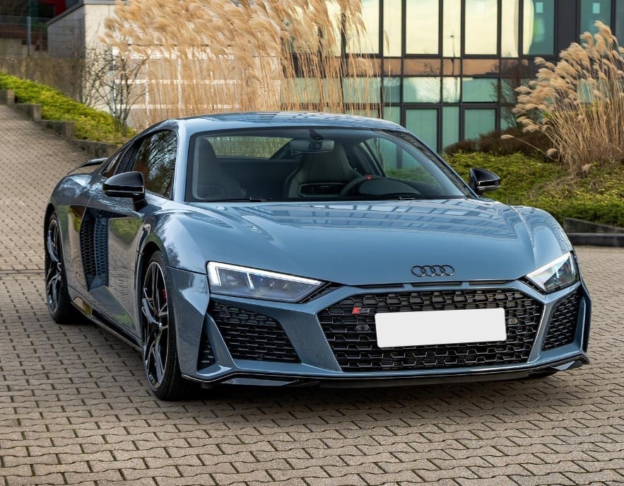 Audi R8 V10 RWD mieten in Berlin Bild 3