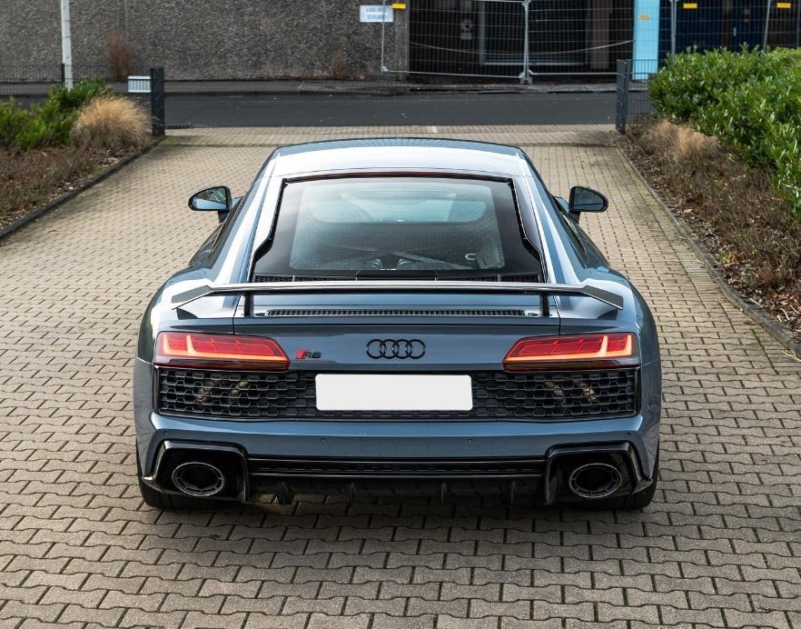 Audi R8 V10 RWD mieten in Berlin Bild 4