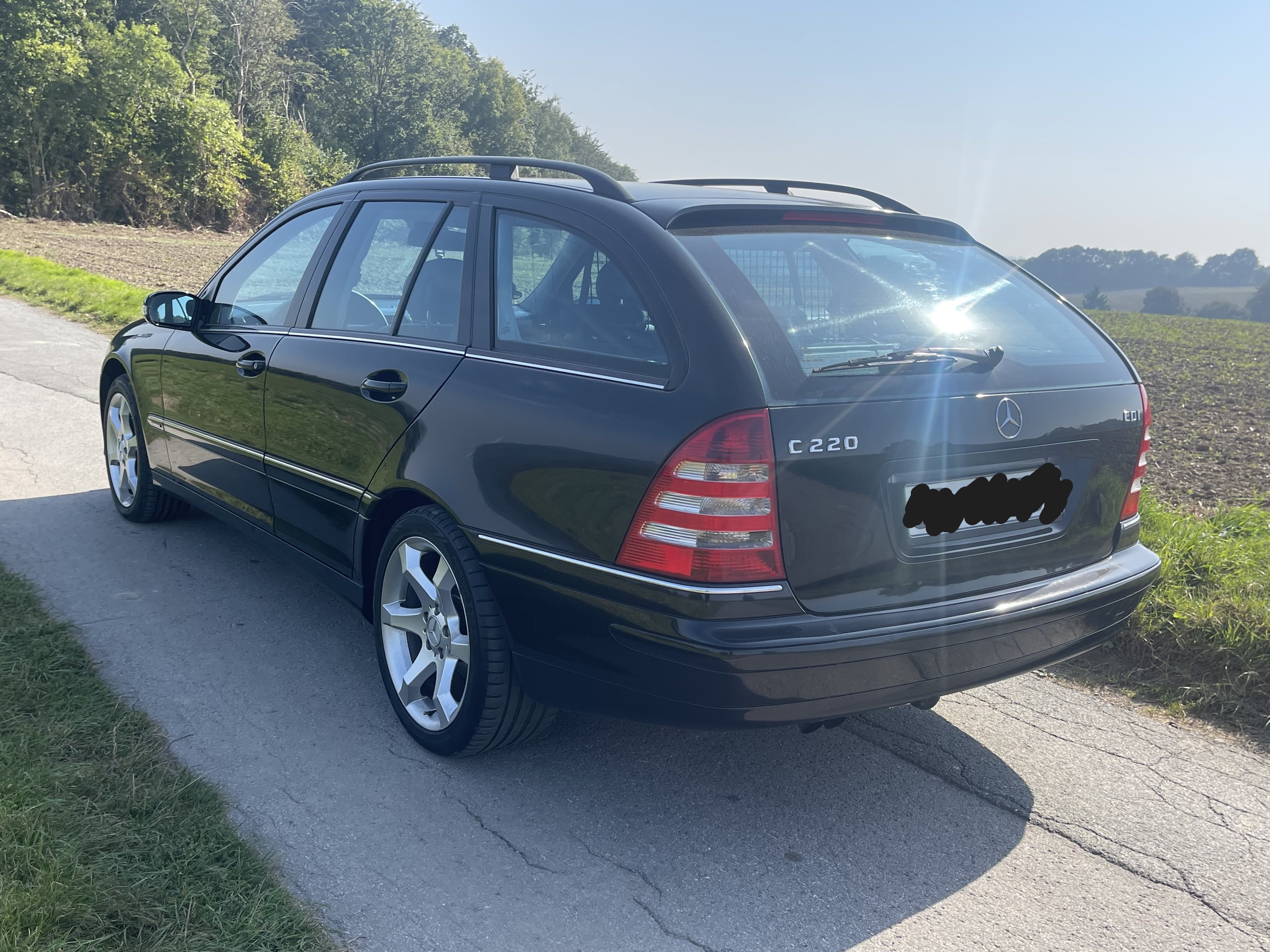 Vermiete Mercedes-Benz C220 CDI W203 T-Modell Bild 4