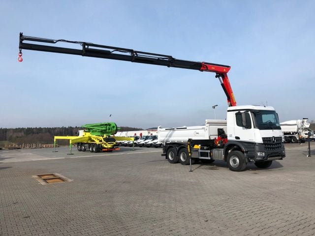 MB Arocs Kipper Palfinger Kran Bild 4