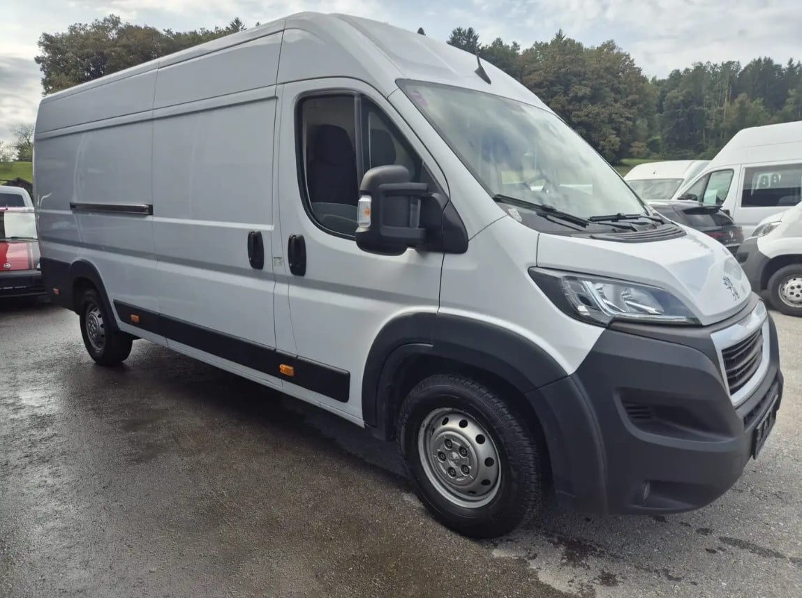 Peugot Boxer MAXI Tranporter mieten Bild 3