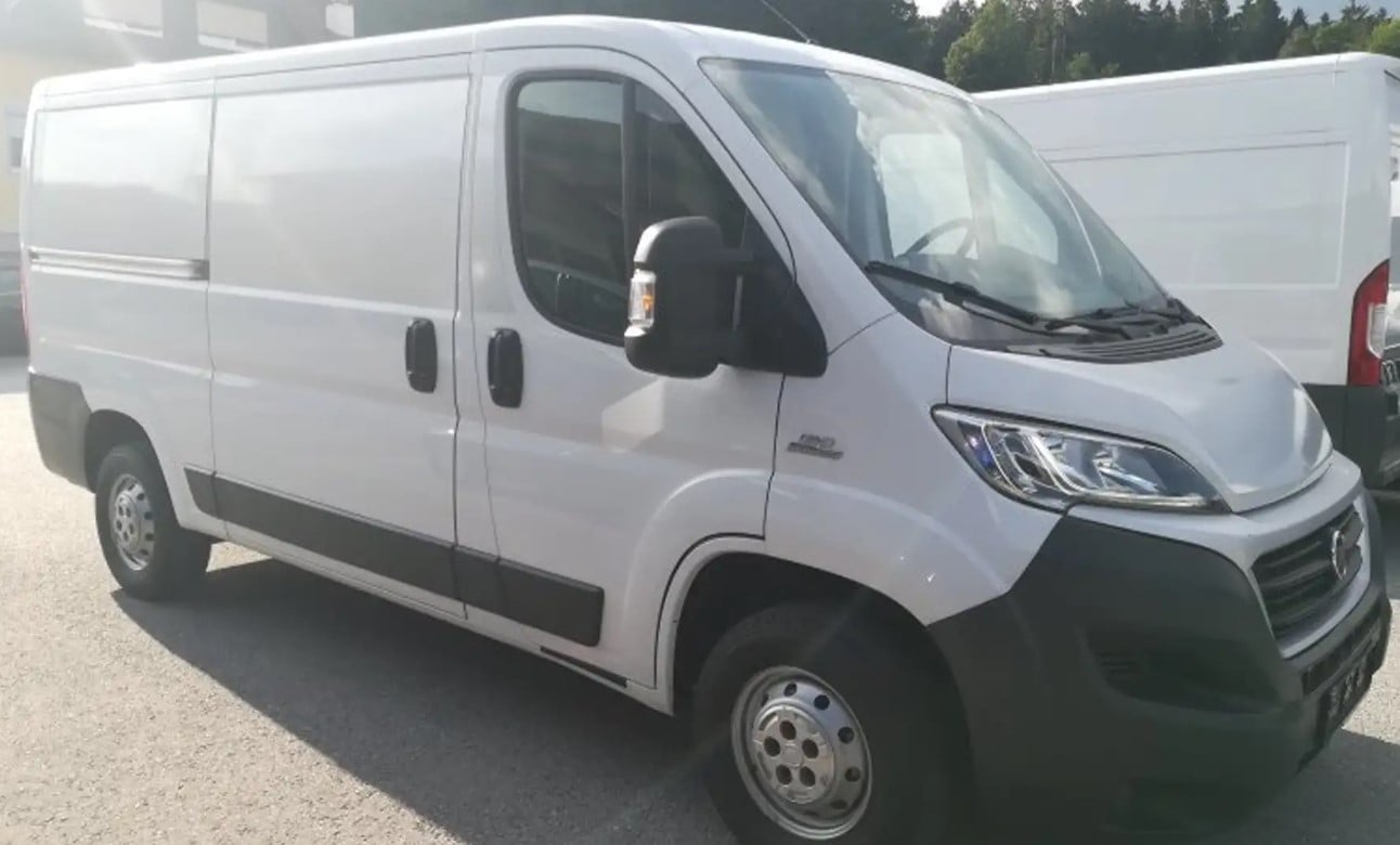 Fiat Ducato Transporter mieten Bild 3