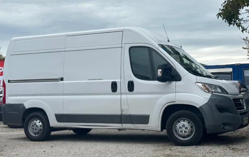 Fiat Ducato Transporter mieten Bild 2