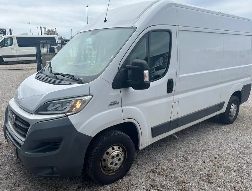 Fiat Ducato Transporter mieten Bild 3