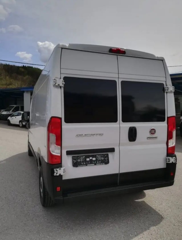 Fiat Ducato Transporter mieten Bild 4