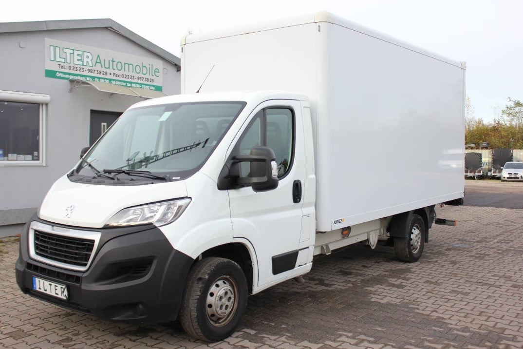 Koffer Ladebordwand 3500 kg mieten Vermietung Umzug Transport leihen Verleih Miete Umzugswagen LKW Möbelkoffer 3,5t Bild 2