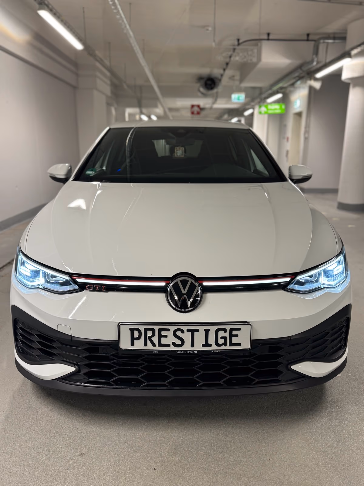 VW GOLF GTI VIII CLUBSPORT 300PS MIETEN LEIHEN MIETWAGEN AUTOVERLEIH AUTOVERMIETUNG AUTO in Hagen Bild 6