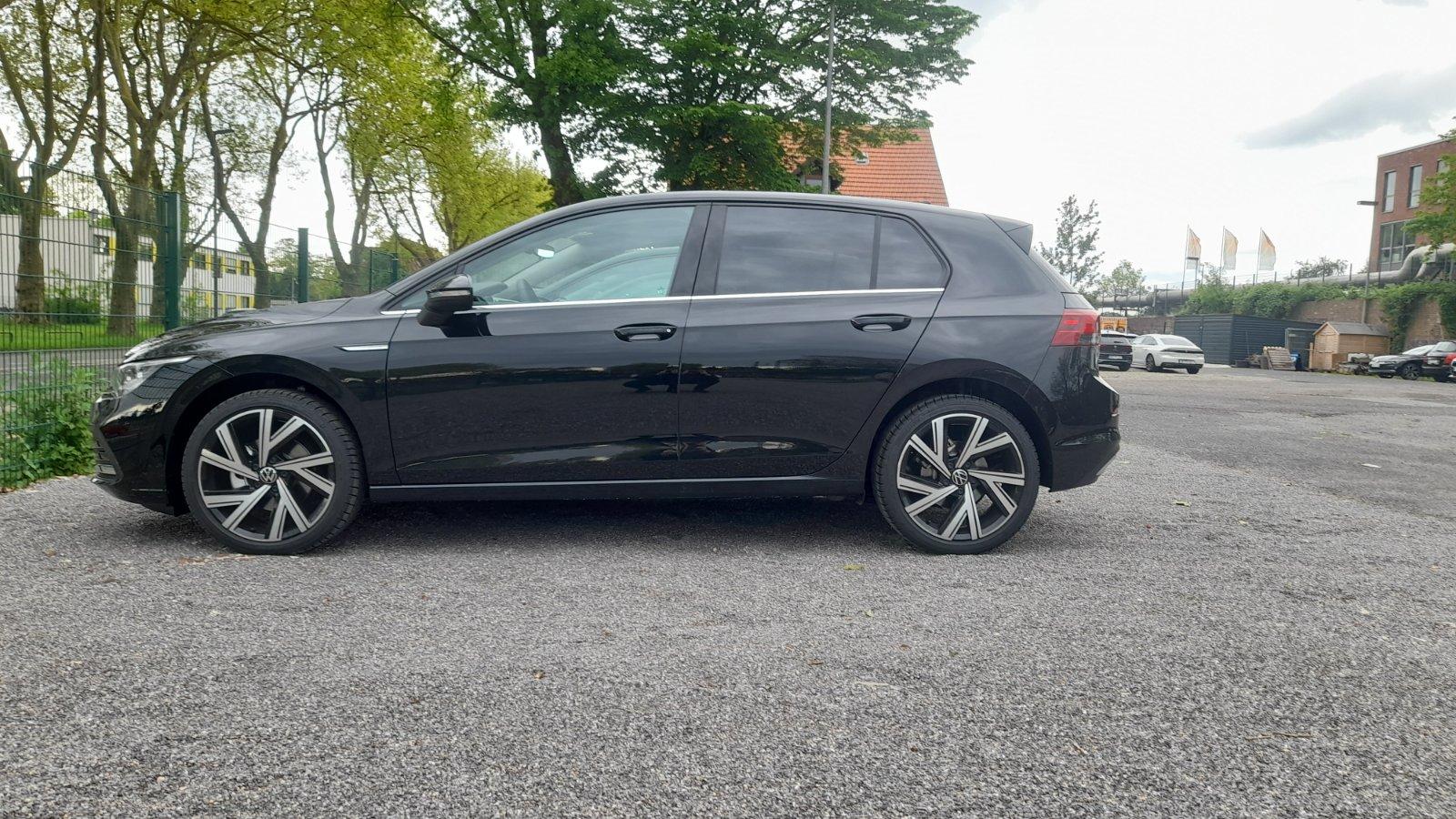 Autovermietung / VW Golf 8 mieten bei Trans-Cars Bild 4