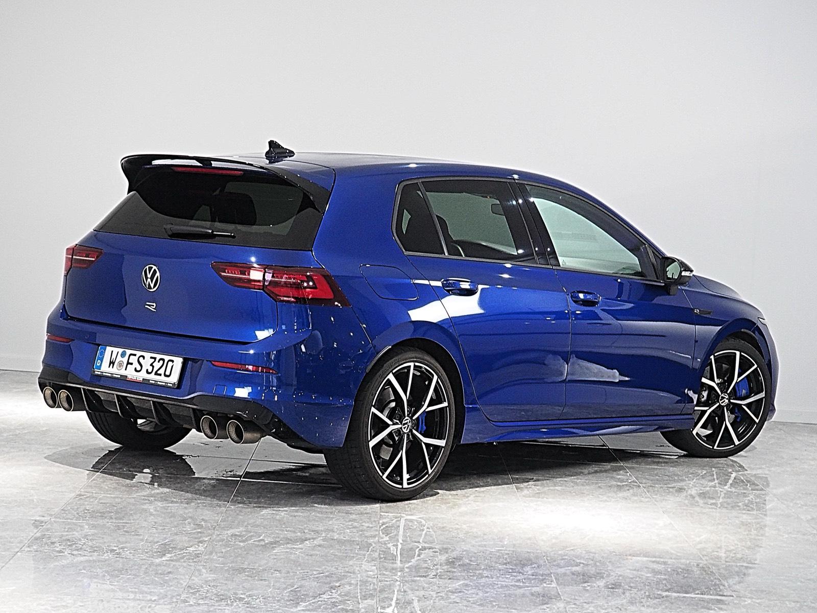 Golf 8 R | Akrapovic | Autovermietung | Mietwagen | Auto Abo Bild 3