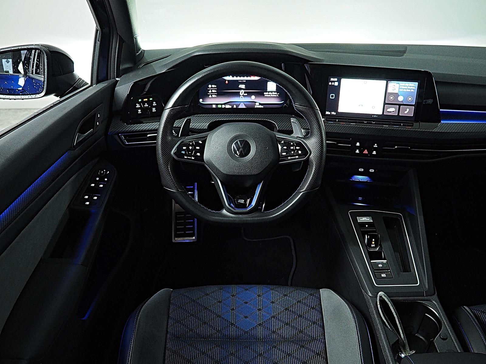 Golf 8 R | Akrapovic | Autovermietung | Mietwagen | Auto Abo Bild 5