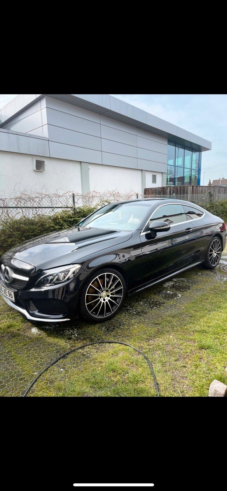 Auto mieten - Mercedes C-Coupé 250 AMG Line Bild 2