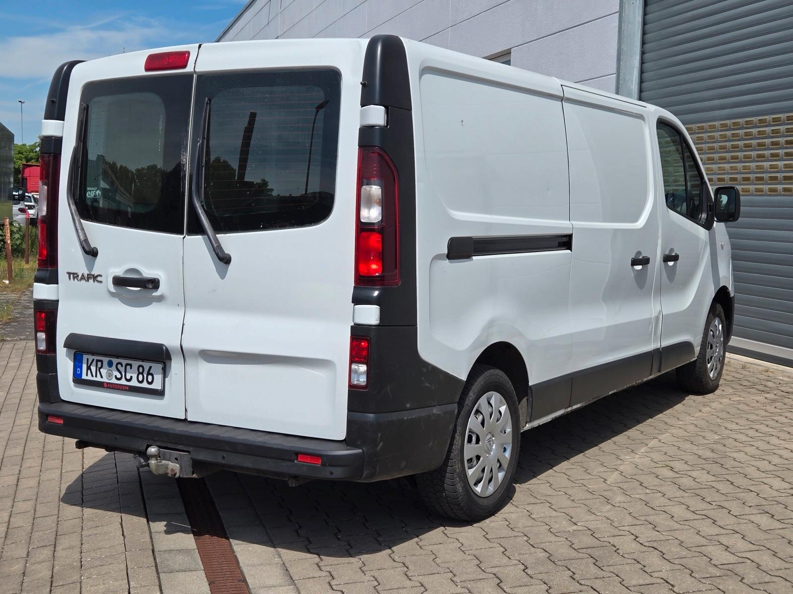 Renault Trafic Transporter MIETEN Autovermietung Kastenwagen Bild 3