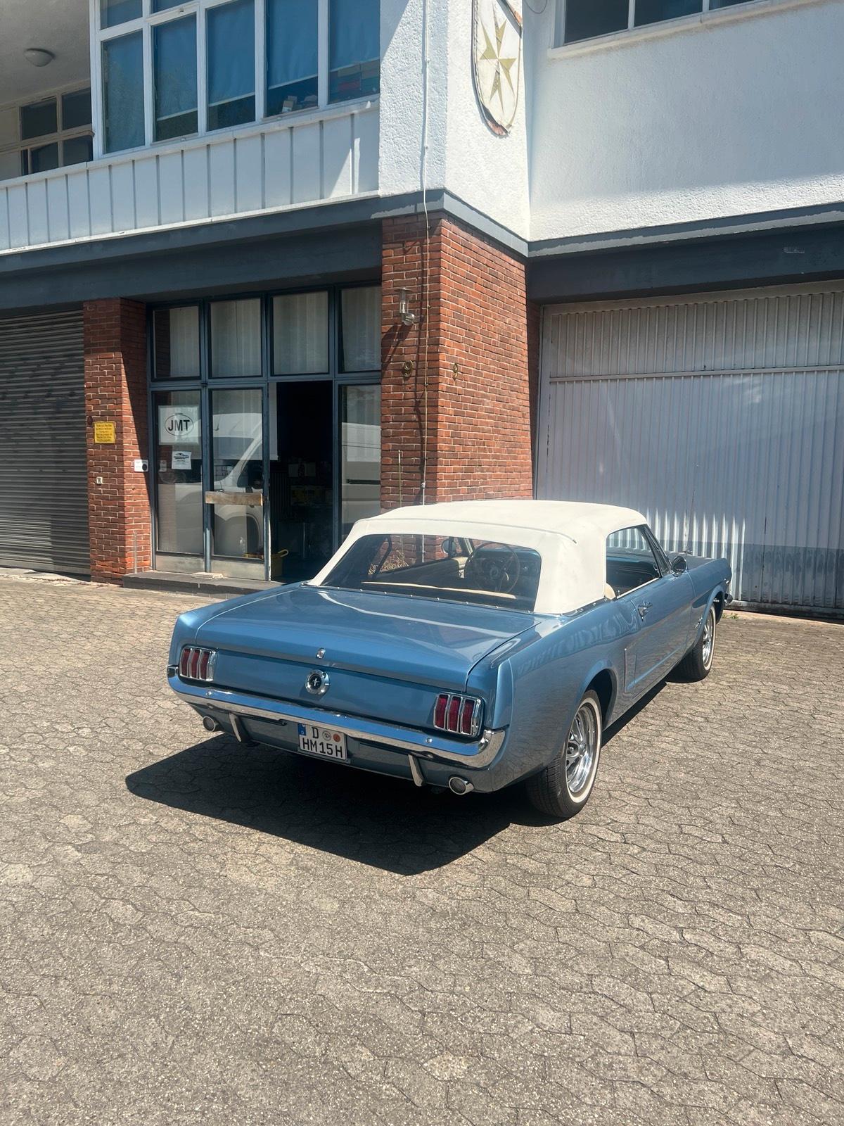 Ford Mustang Cabrio 1965 Blau mieten / Hochzeitsauto / Youngtimer Bild 3