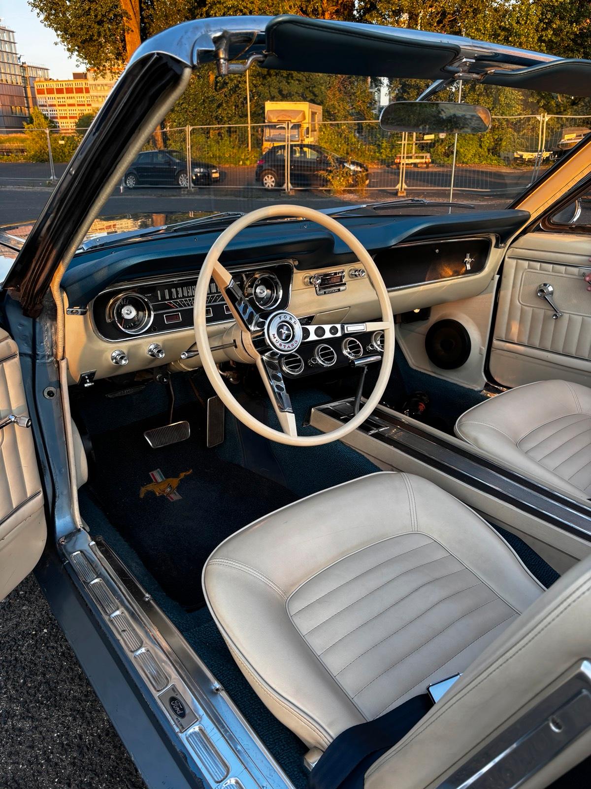 Ford Mustang Cabrio 1965 Blau mieten / Hochzeitsauto / Youngtimer Bild 5