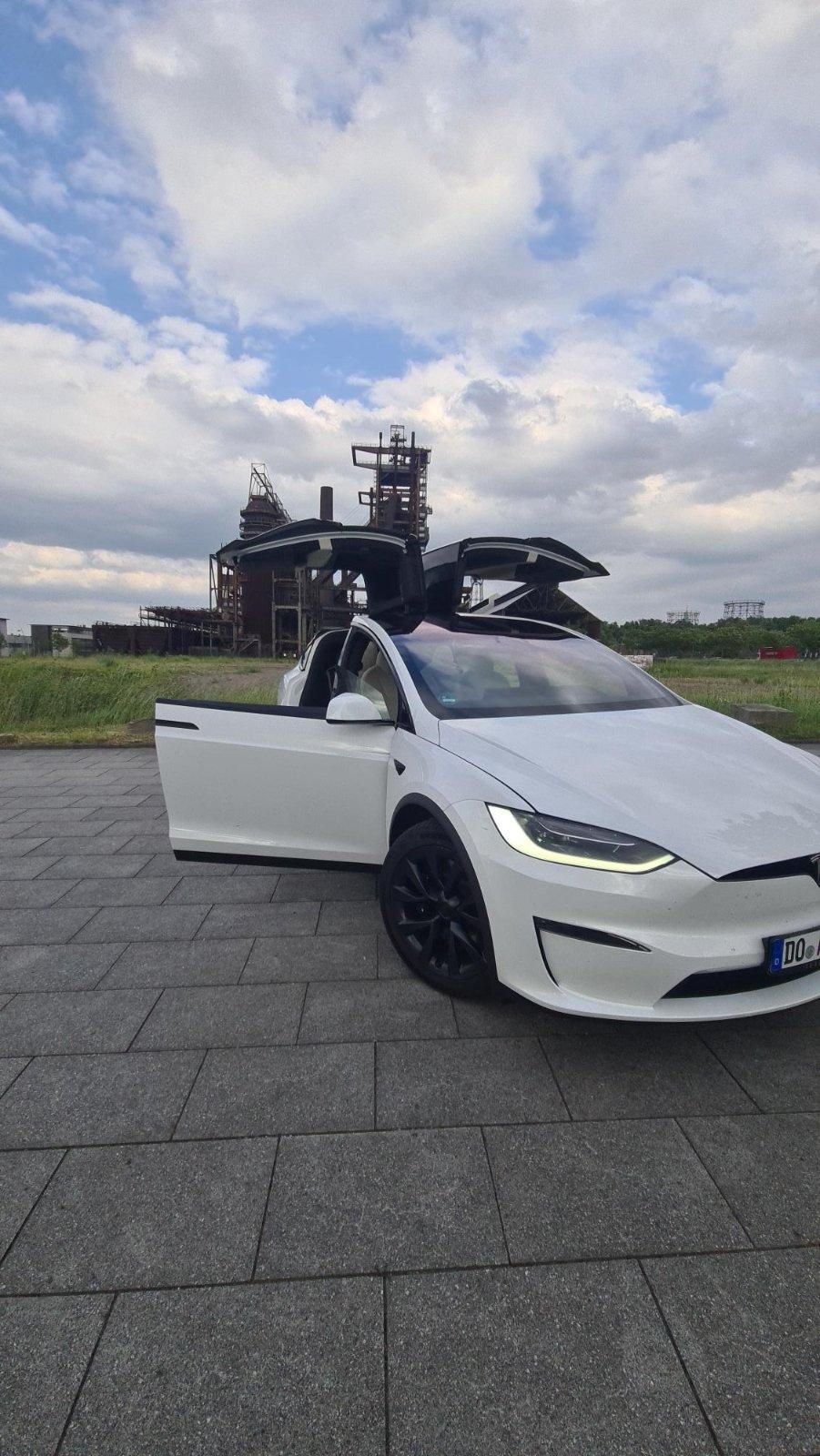 Tesla Model X Plaid 1020 PS Mietwagen Dortmund Bild 5