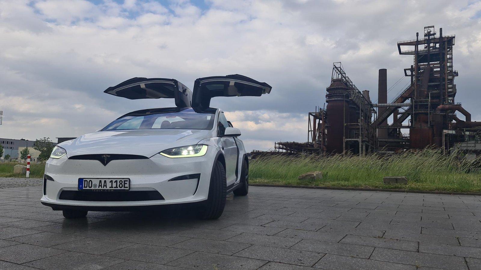 Tesla Model X Plaid 1020 PS Mietwagen Dortmund Bild 4