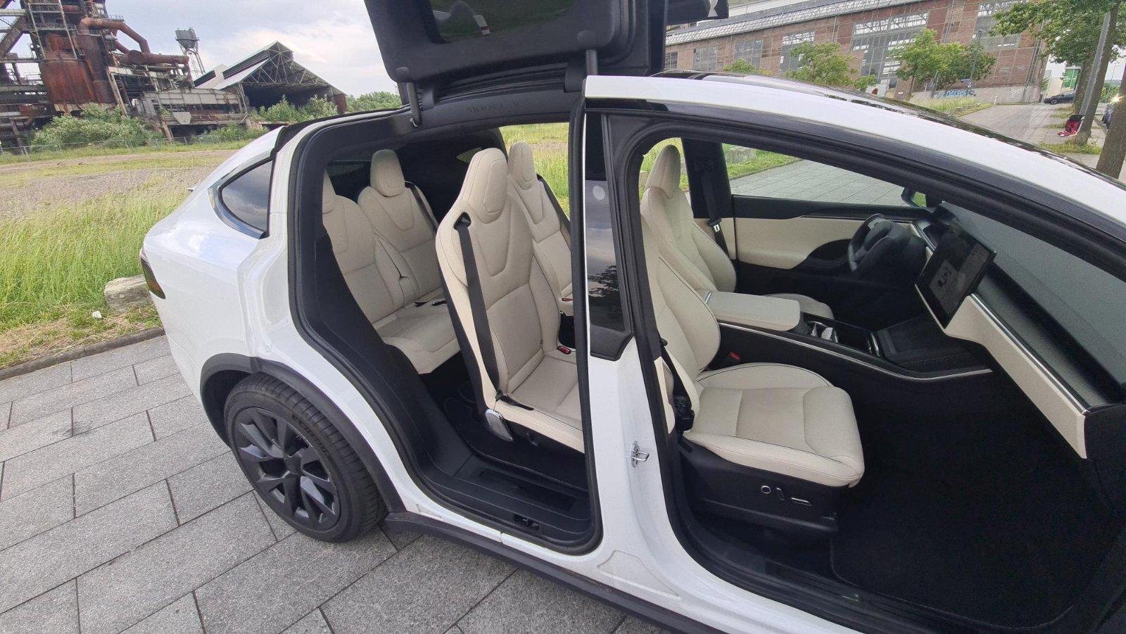 Tesla Model X Plaid 1020 PS Mietwagen Dortmund Bild 4