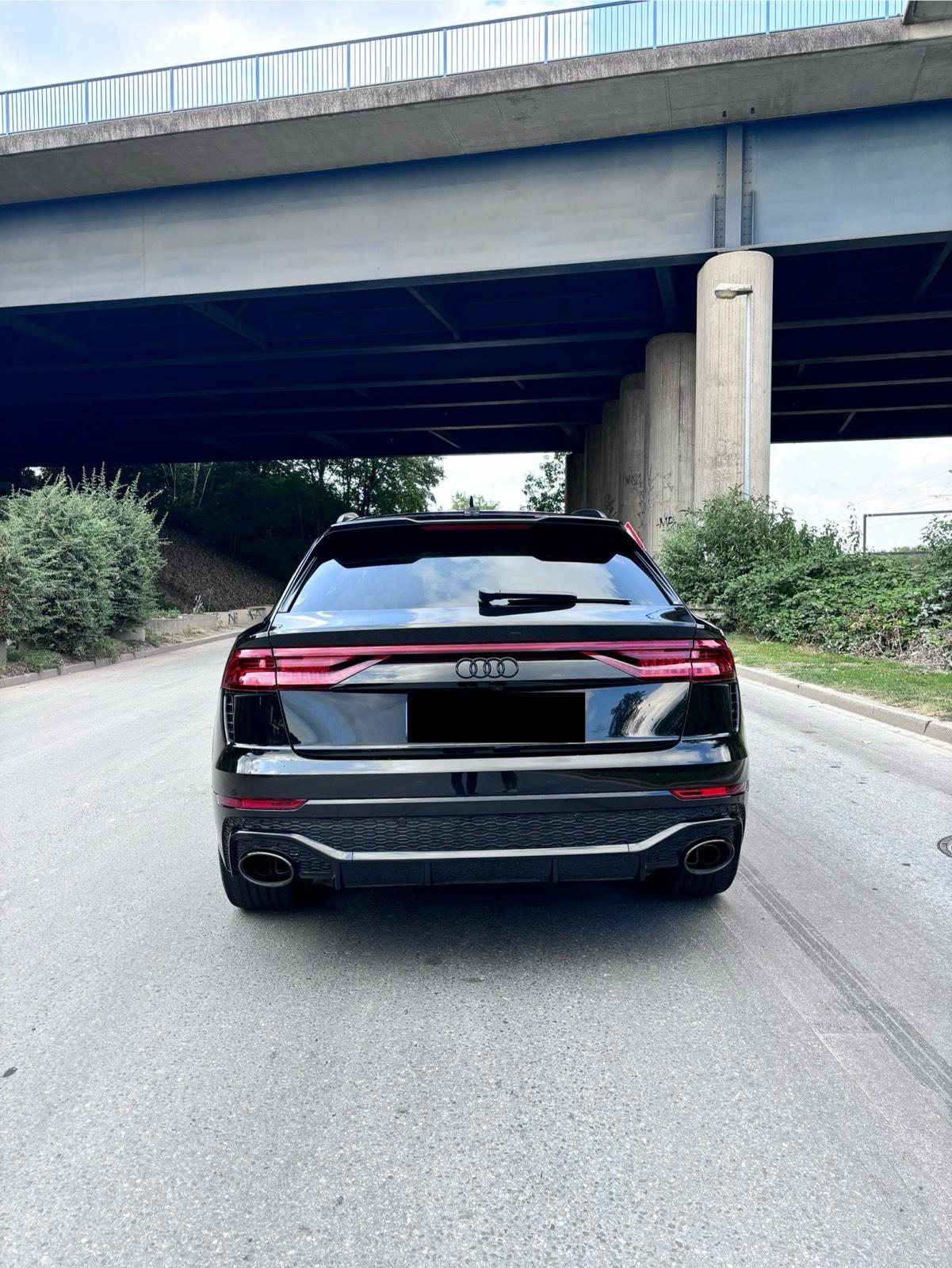 Audi RSQ8 Mieten / Leihen / Autovermietung /CarRent Bild 4