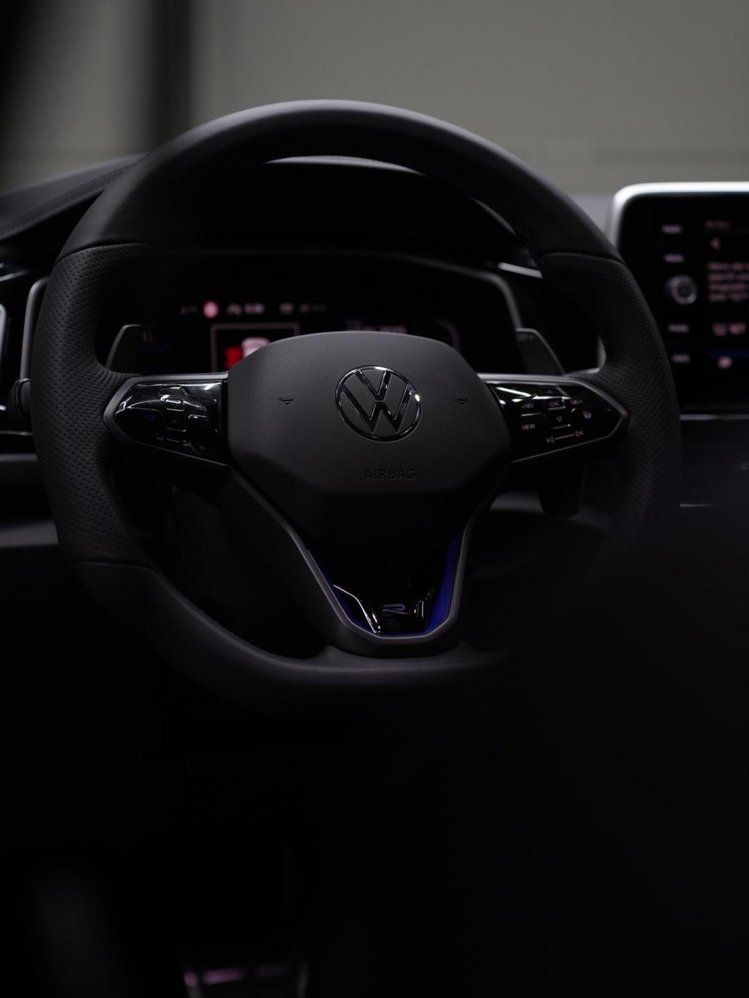 T ROC R AKRAPOVIC / Auto mieten Rheine, Osnabrück Bild 4