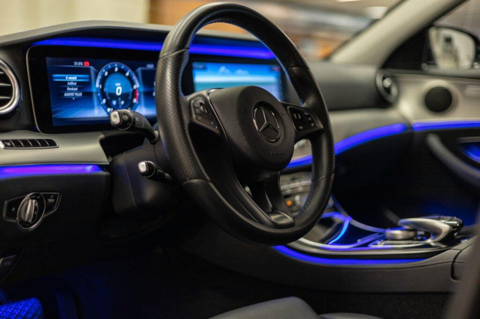 Hochzeitsauto mieten / Auto mieten /Mercedes Benz E Klasse AMG Bild 3