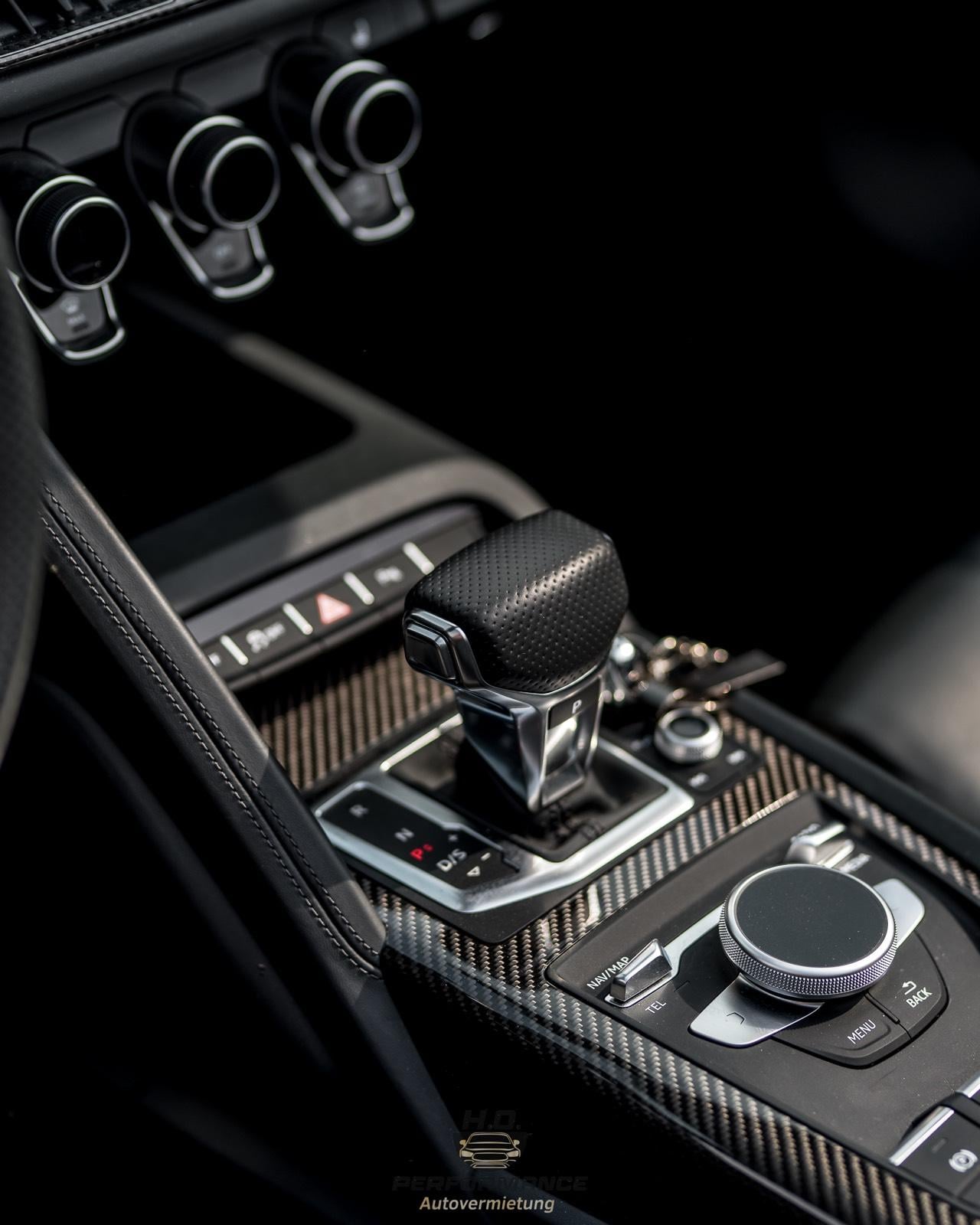 AUDI R8 SPYDER CABRIO V10 PERFORMANCE MIETEN SPORTWAGEN HURACAN Bild 3