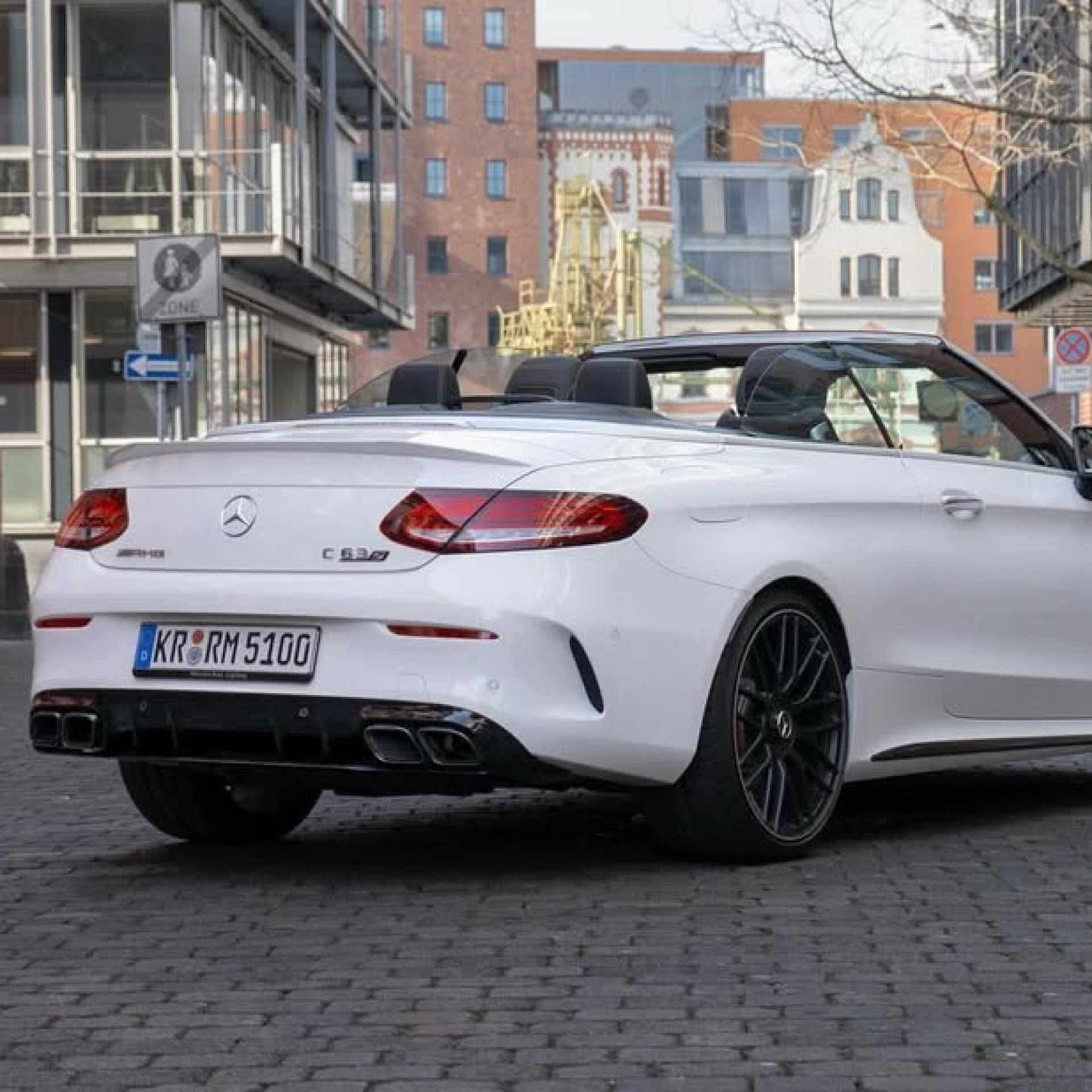 Mercedes AMG C63s Cabrio mieten in Krefeld Bild 3