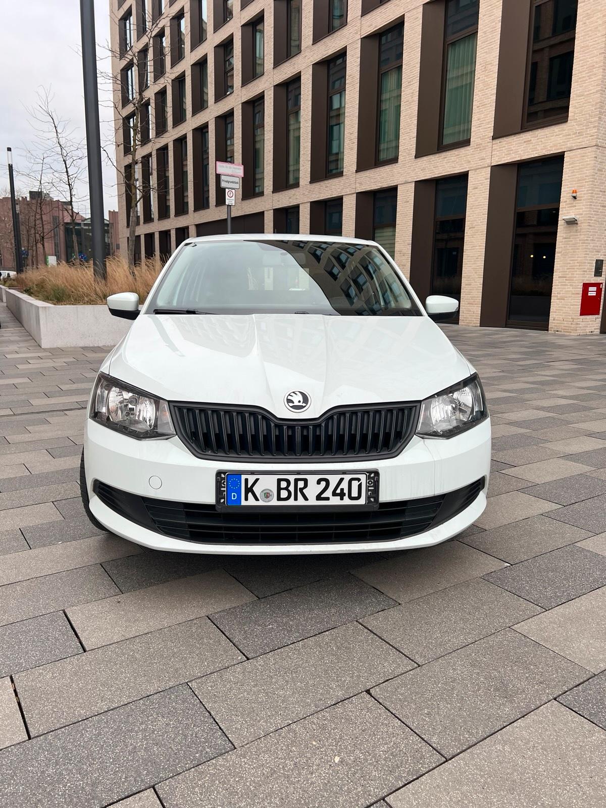 Skoda Fabia Mieten/verleihen Mietwagen / Günstig/ flexibel Bild 3