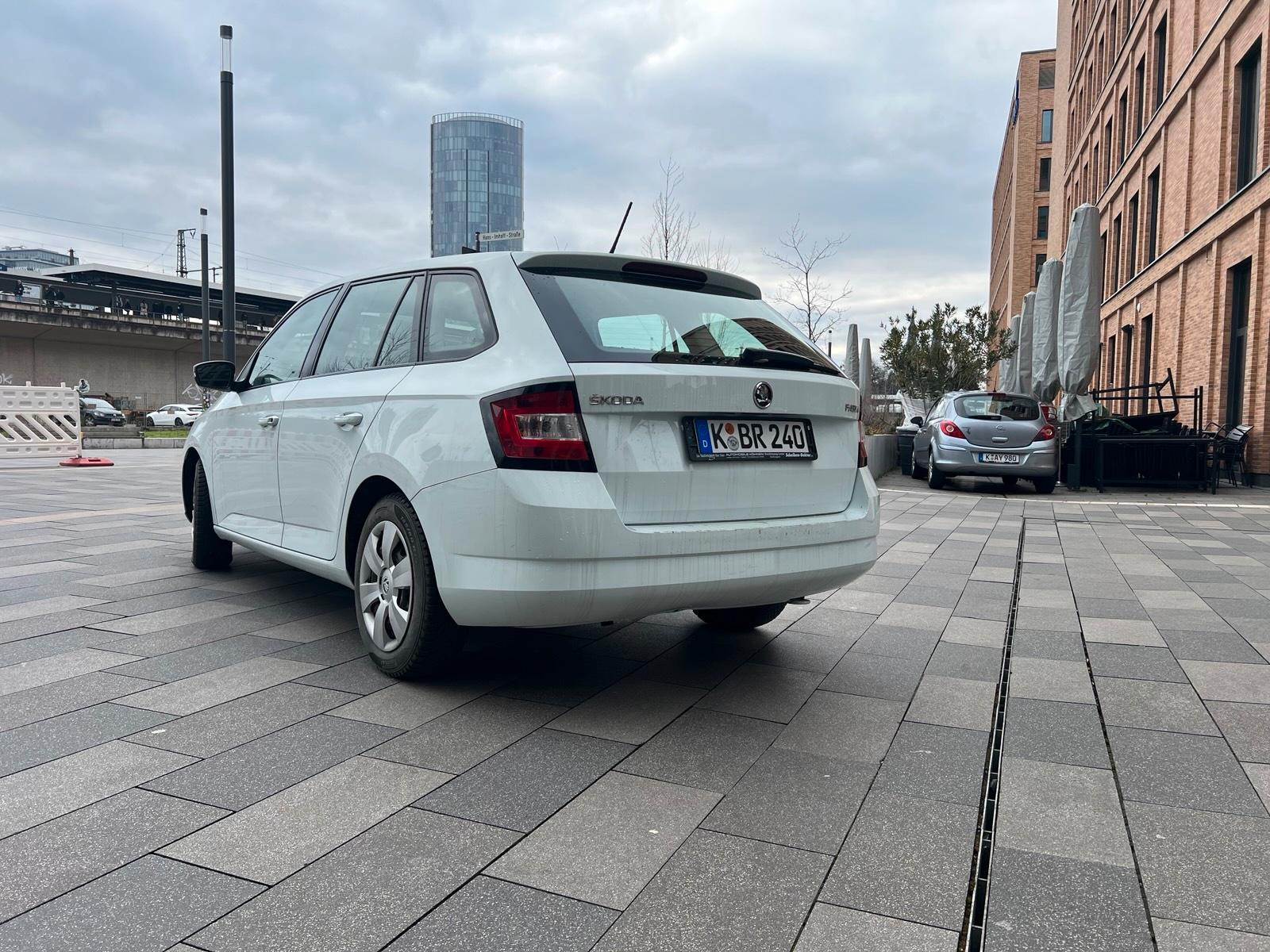 Skoda Fabia Mieten/verleihen Mietwagen / Günstig/ flexibel Bild 4