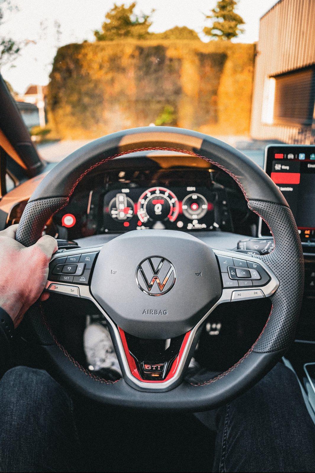 VW Golf GTI Clubsport mieten Sportwagenvermietung Bild 5