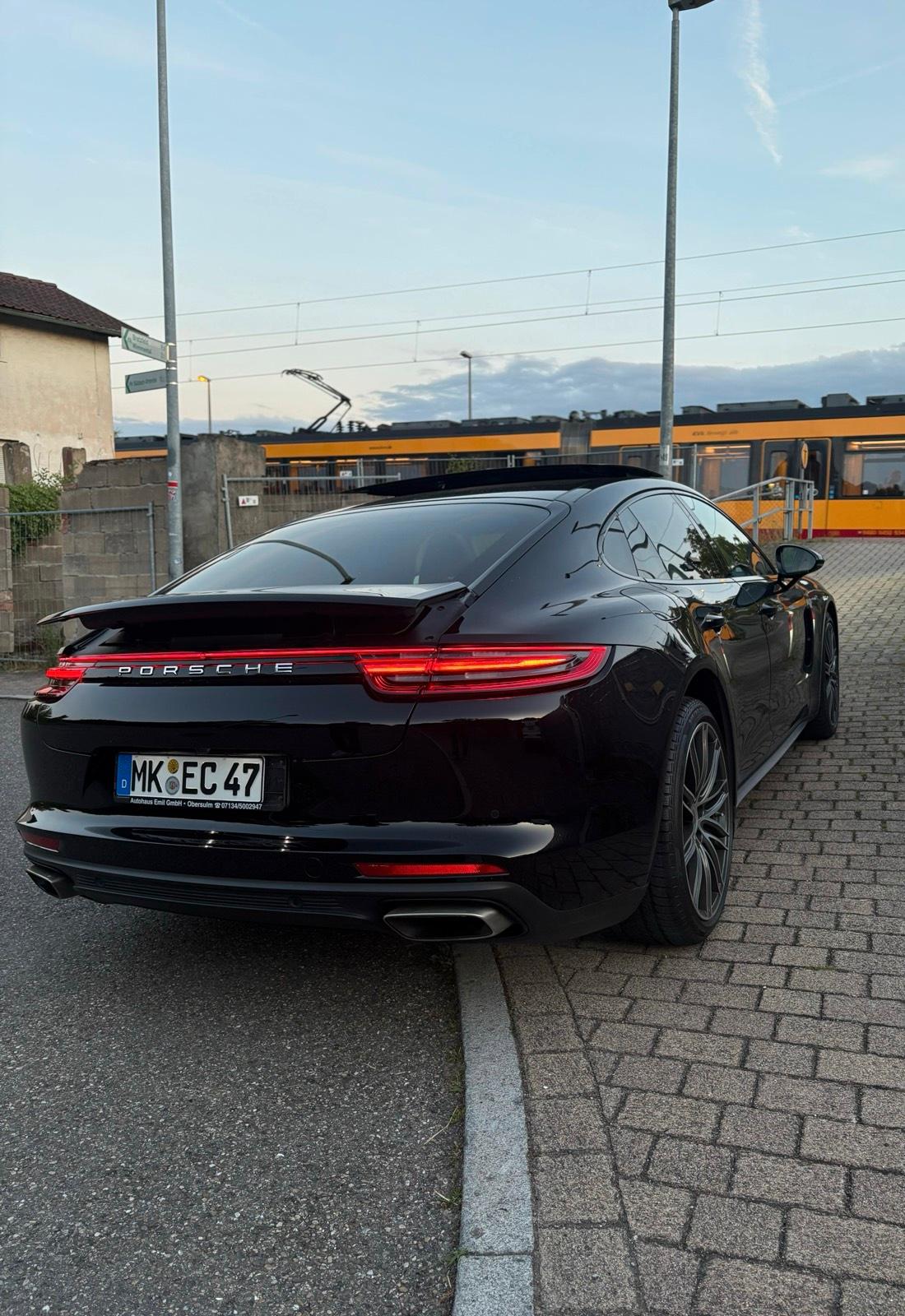 Porsche Panamera mieten Mietwagen Sportwagen Hochzeitswagen Bild 3