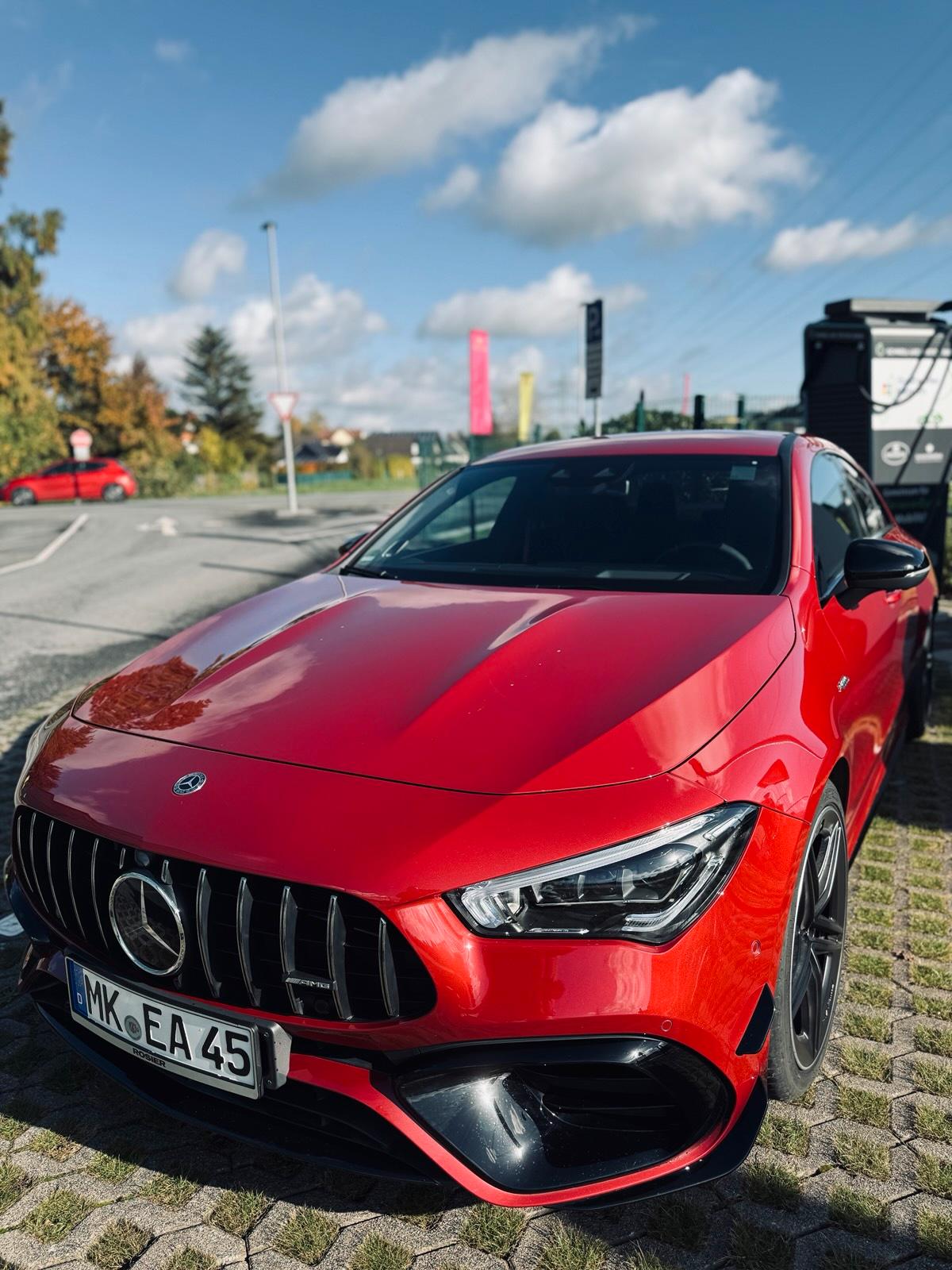 Sportwagen mieten CLA 45s mieten Autovermietung Bild 3