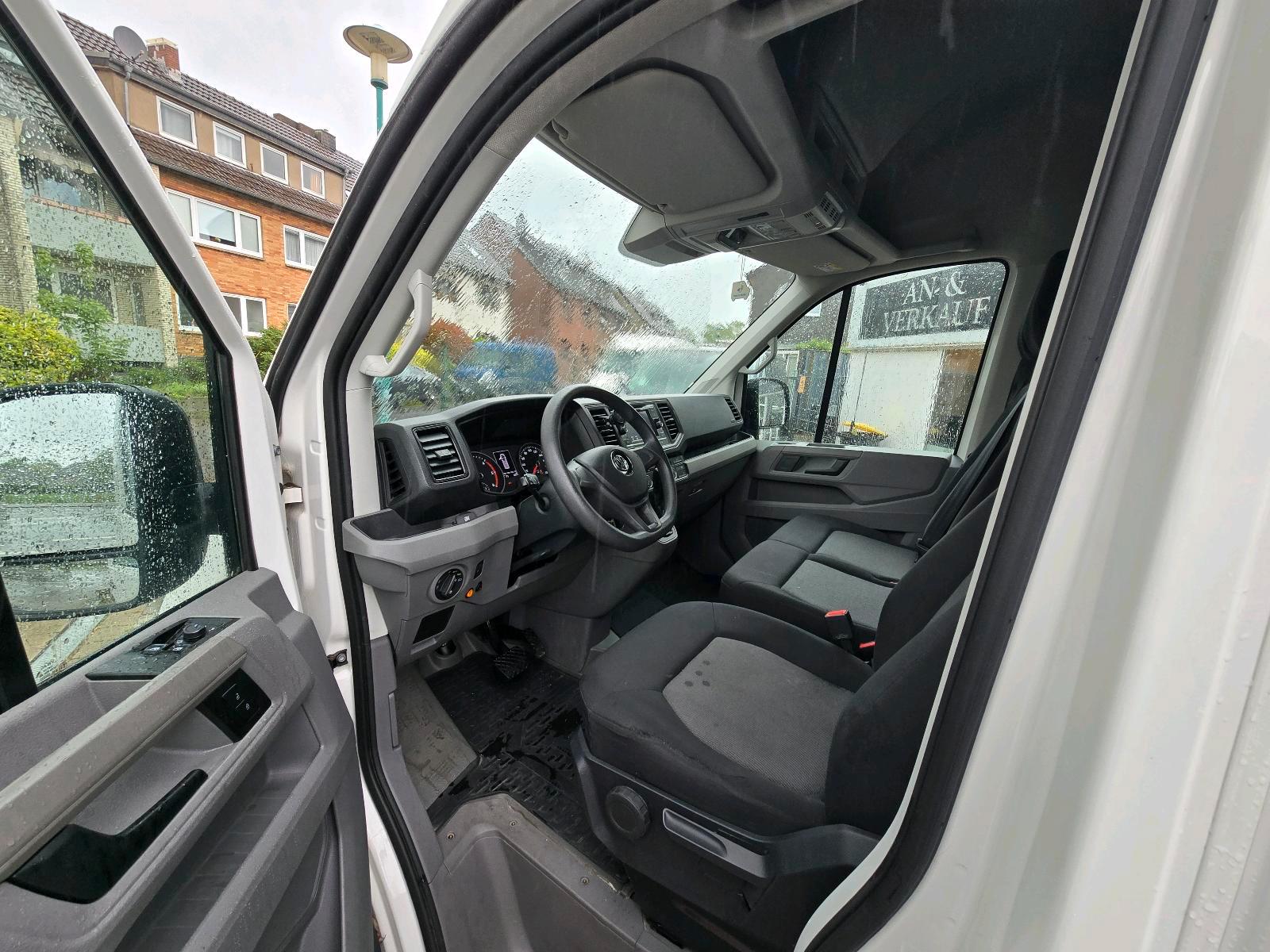 Autovermietung / Mietwagen / Transporter VW Crafter 35 Hochraum Kasten AUTOMATIK Bild 3