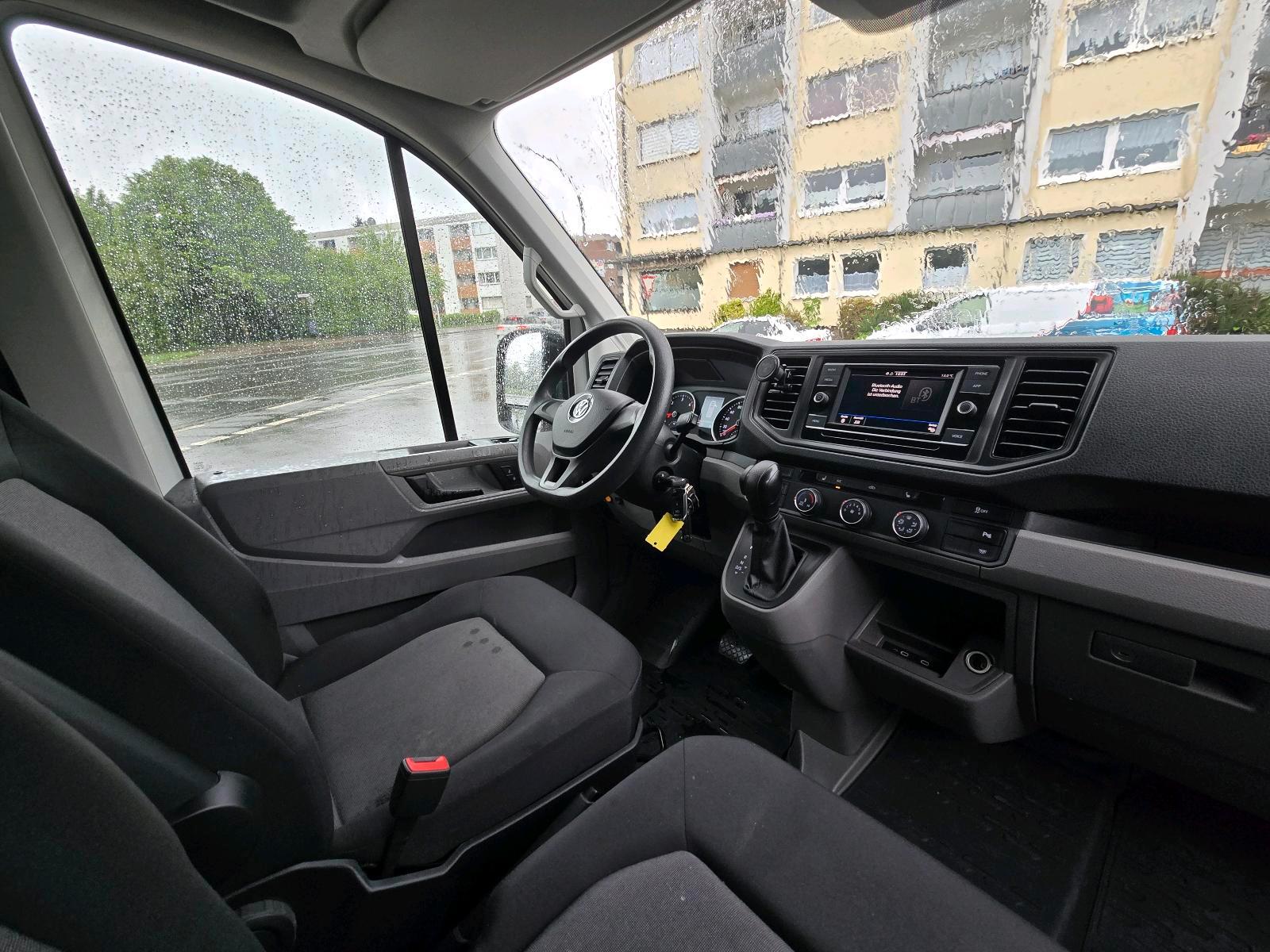 Autovermietung / Mietwagen / Transporter VW Crafter 35 Hochraum Kasten AUTOMATIK Bild 4