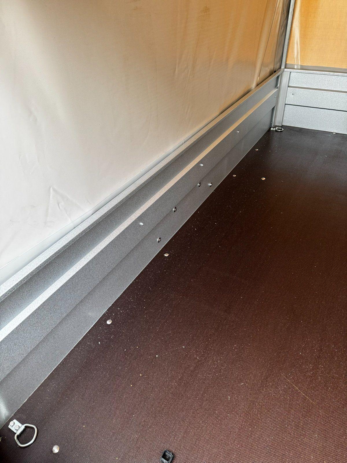 Transportanhänger mieten Anhänger Transporter Planenanhänger Bild 6