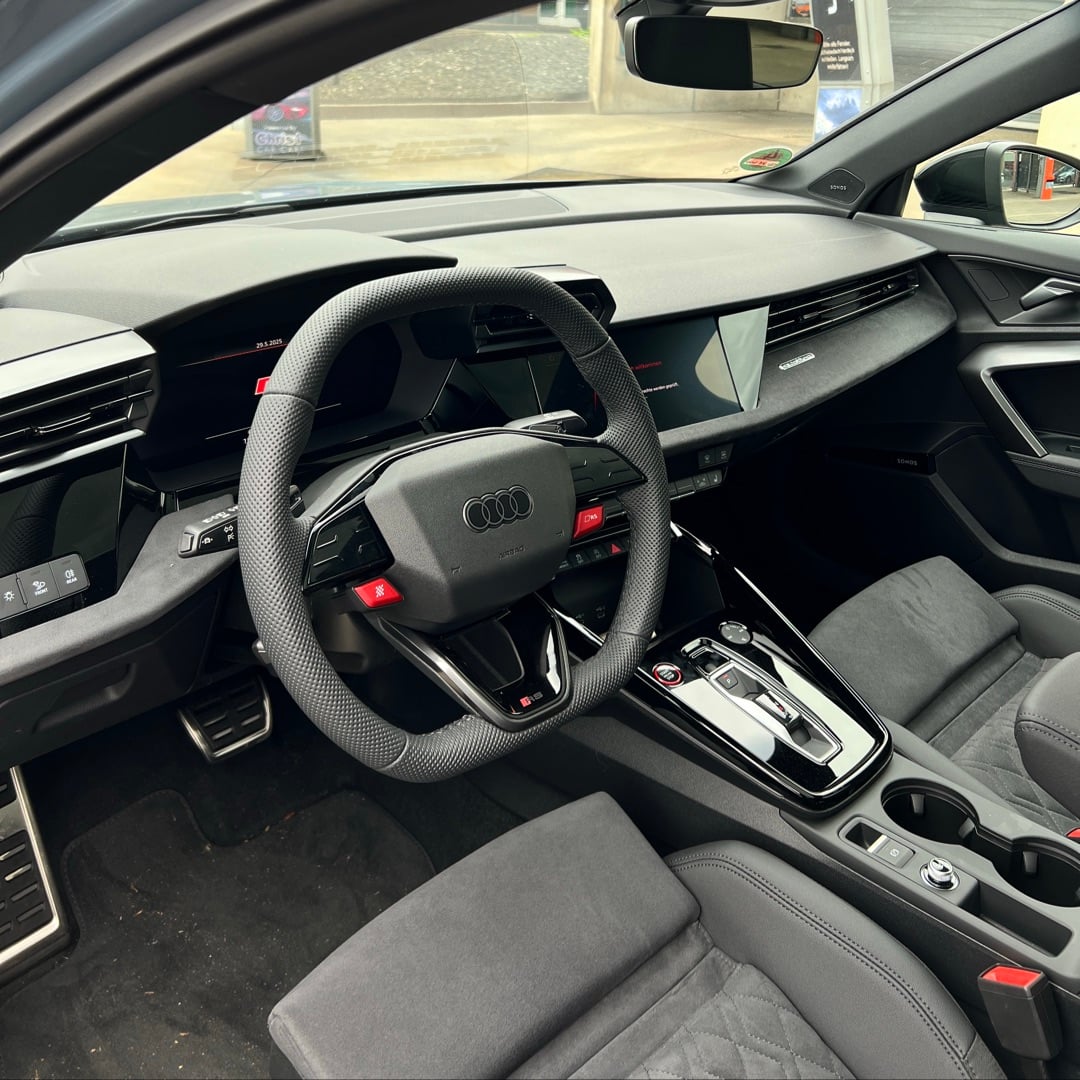 Audi RS3 Limousine Bild 4