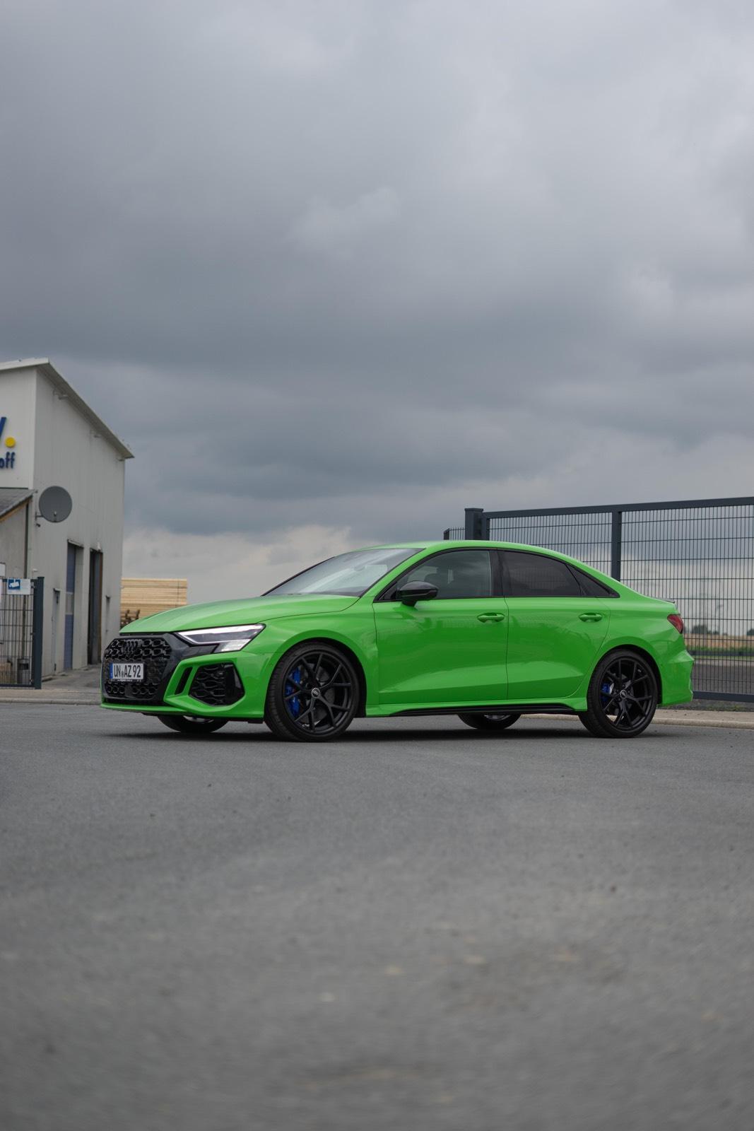 Audi RS3 Mieten leihen Sportwagen mieten RS7 RS5 RS mieten Rent Bild 5