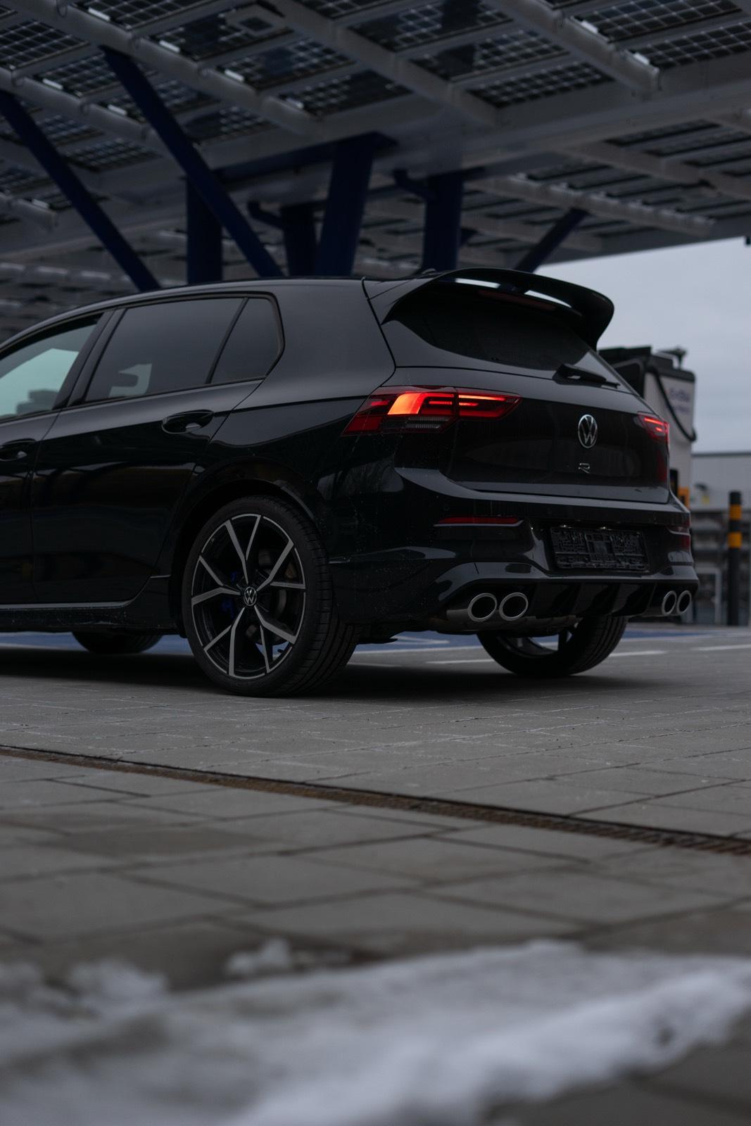 VW Golf 8R Performance Mieten Leihen Sportwagen mieten Rent Bild 3