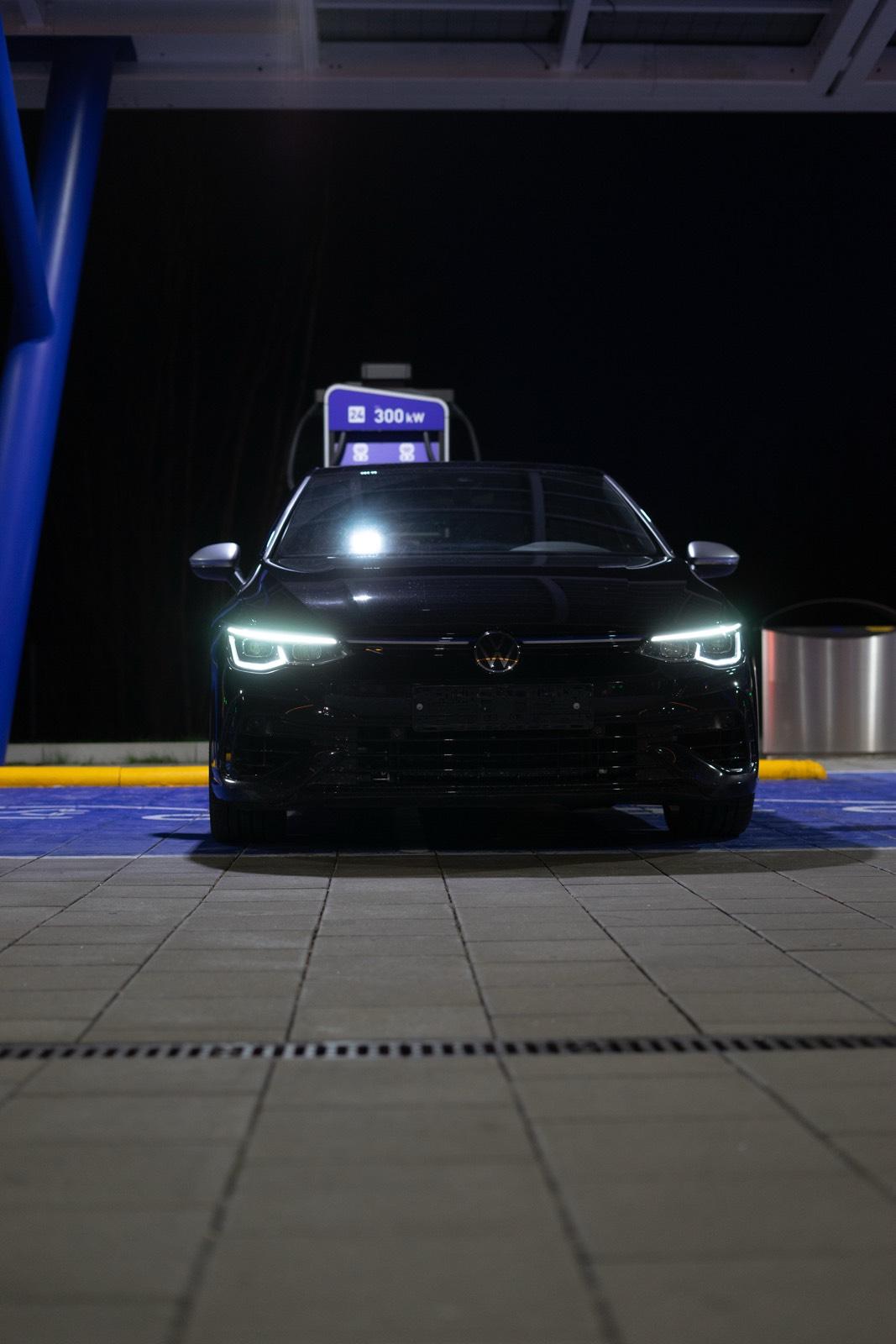 VW Golf 8R Performance Mieten Leihen Sportwagen mieten Rent Bild 4