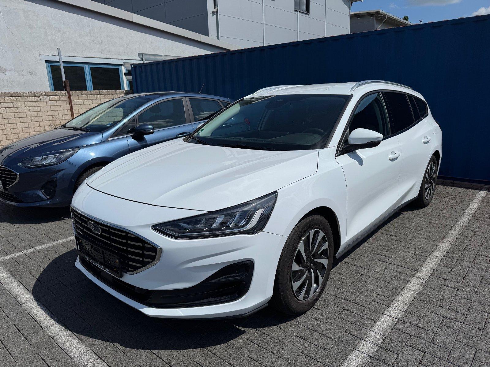 Ford Focus Mieten / Auto mieten / PKW mieten / Automatik Bild 3