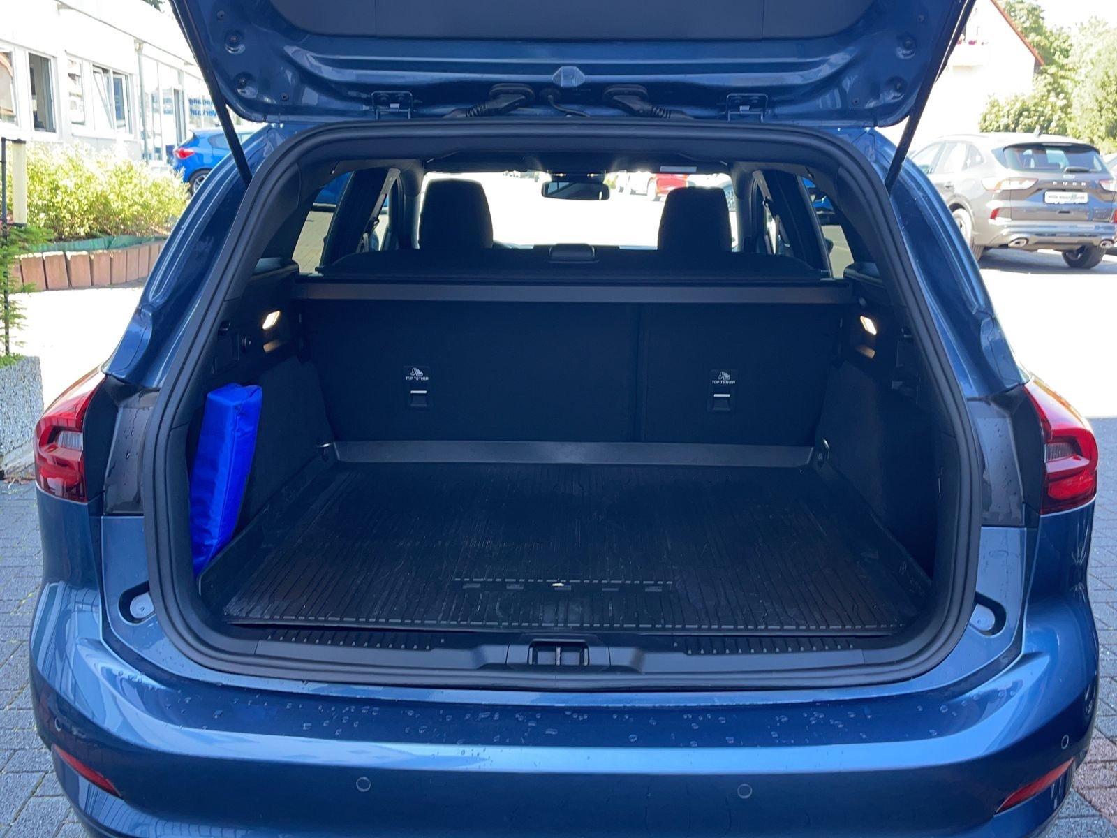 Ford Focus Mieten / Auto mieten / PKW mieten Bild 3