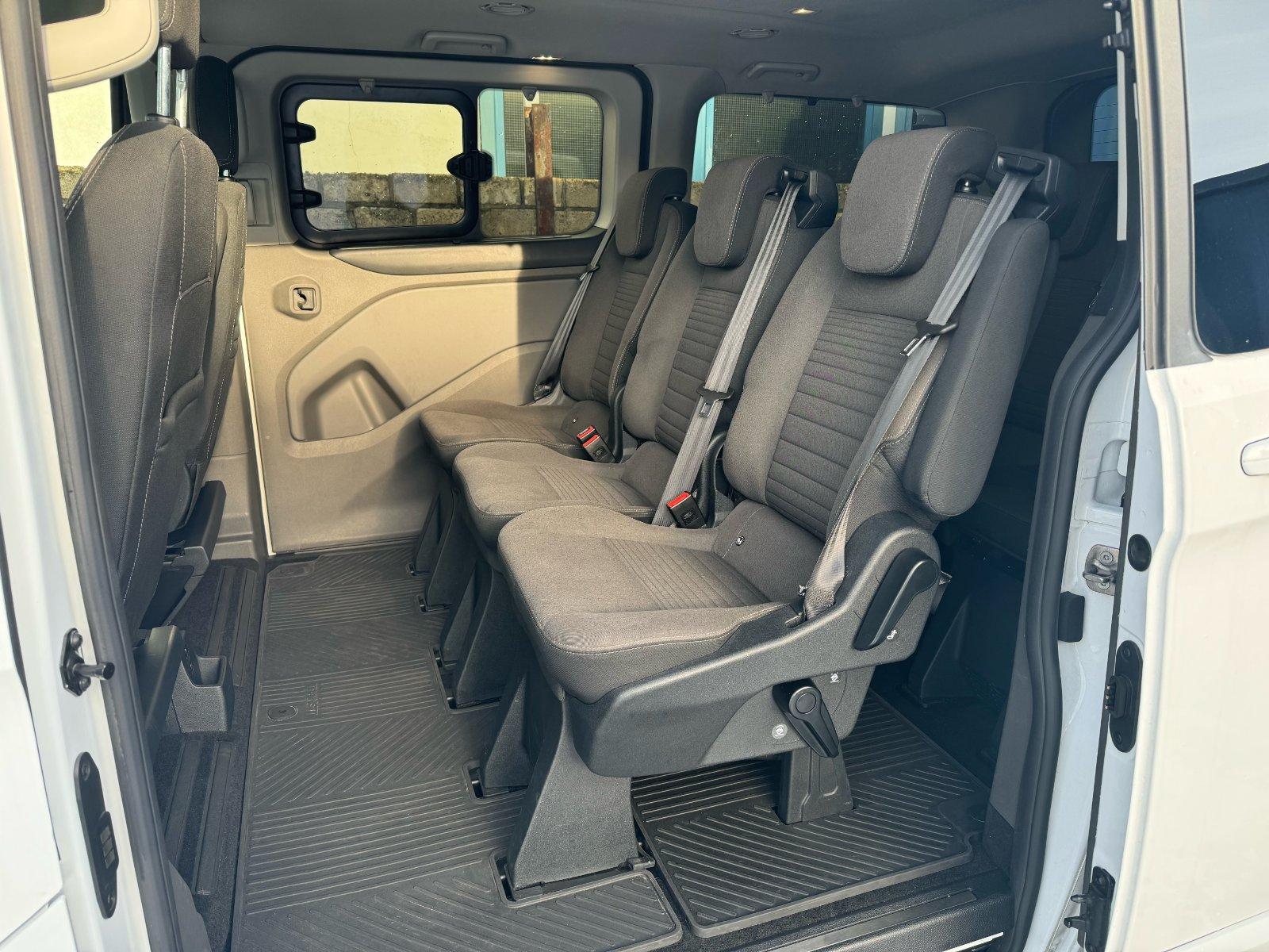 5 6 7 8 Sitzer Mieten Kleinbus Urlaub Autovermietung Ford Transit Bild 5