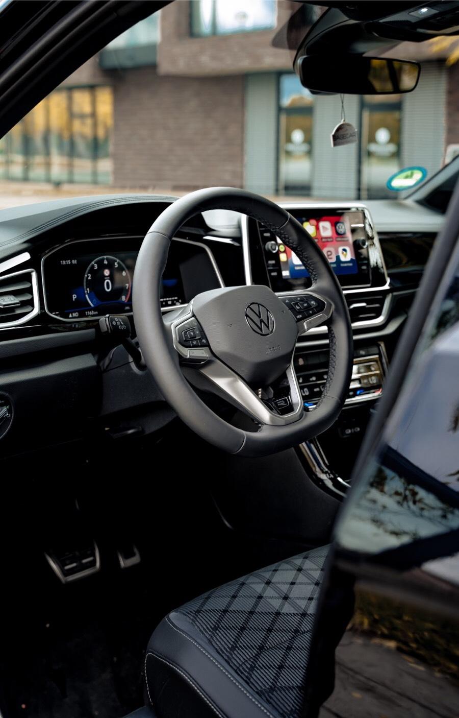 VW T-Roc R-Line 190PS 4Motion Mieten|Mietwagen|Autovermietung Bild 5